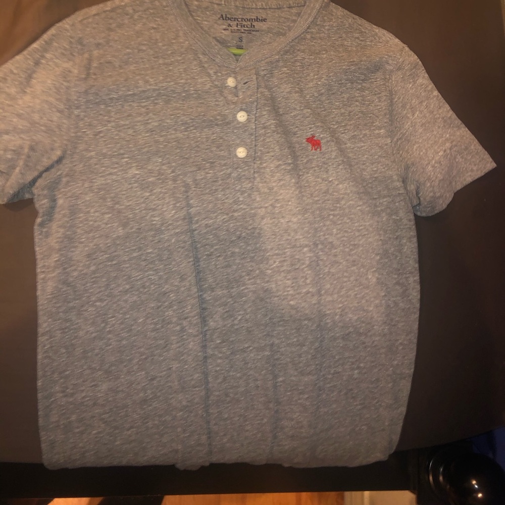 abercrombie & Fitch T-shirt